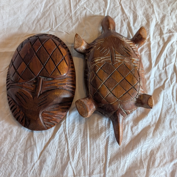 2/40$ Vintage Brown Hand Carved Turtle Trinket Box - Picture 6 of 6